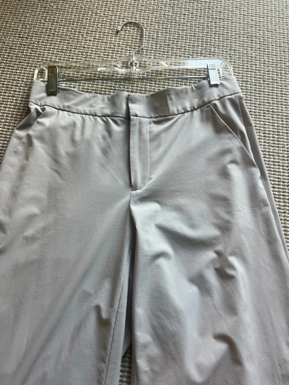 Athleta Woman’s Wide-Leg Pants in Light Gray - Picture 4 of 5